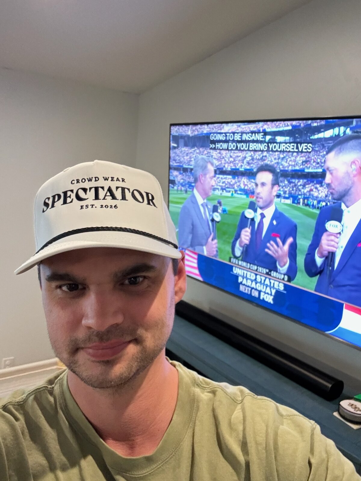 Fan wearing the Spectator rope cap